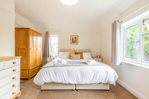 3 Schlafzimmer, Bügeleisen/Bügelbrett, WLAN, Bettwäsche