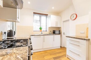 Fridge, microwave, oven, stovetop - Host & Stay | St Clements House (Norwich)