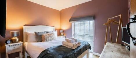 3 chambres, fer et planche à repasser, lit de bébé portatif, Wi-Fi