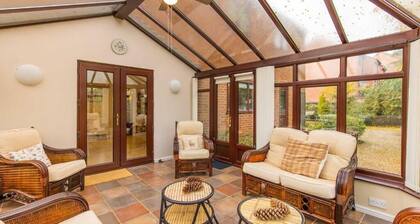 Host & Stay | Four Seasons