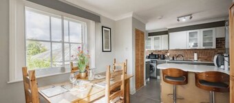 Host & Stay | Manor View