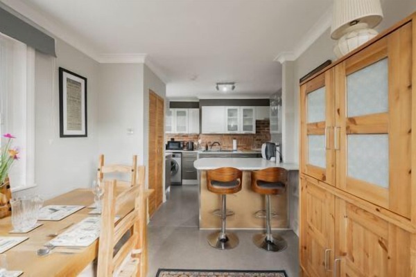 Manor View, Fakenham - Host & Stay