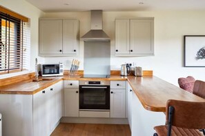 Fridge, microwave, oven, stovetop - Host & Stay | Number Four, PigLets (Swaffham)