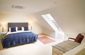 1 soverom, skrivebord, strykejern/-brett og wi-fi