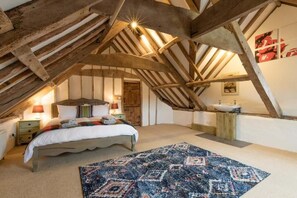 5 bedrooms, desk, iron/ironing board, WiFi - Host & Stay | Mill House (Worthing)