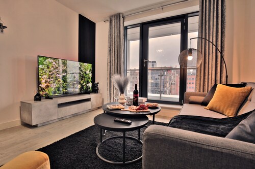 Manchester - 2-bed Apartment - Sleeps 4 - Wifi