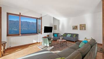 Télévision à écran plat