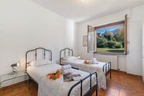 Villa familiar, varias habitaciones, junto a la montaña (Casa Antonia) | 4 habitaciones, tabla de planchar con plancha y wifi gratis 