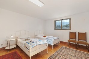 4 多间卧室、熨斗/熨衣板、免费 WiFi、床单