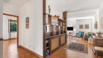 Villa Familiale, 4 chambres, balcon, côté montagne (Casa Antonia: Lake Maggiore Villa) | Intérieur