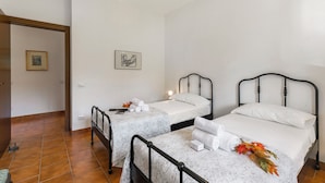 วิลล่าสำหรับครอบครัว, 4 ห้องนอน, ระเบียง, ติดภูเขา (Casa Antonia: Lake Maggiore Villa)