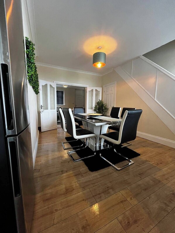 House | Dining - Durham, 3-beds, Sleeps 5 - Close to Uni & Centre (Durham)