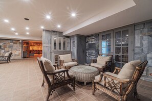 Lobby sitting area - Alexander The Great Resort & Spa (Bodrum)
