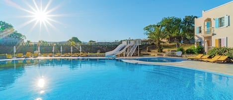Sæsonbestemt udendørs pool