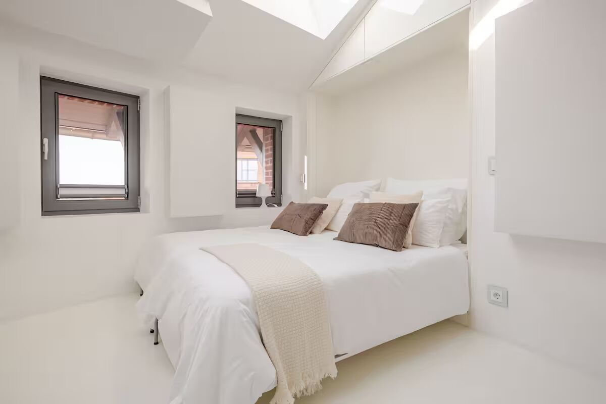 2 Schlafzimmer, Zimmersafe, Schreibtisch, Bügeleisen/Bügelbrett