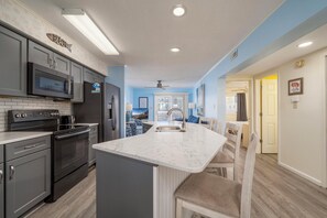 電子レンジ、オーブン、コンロ、食器洗い機