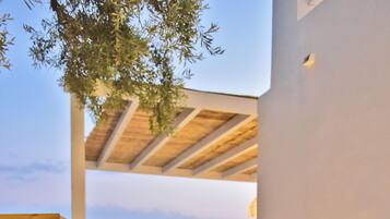 Family luxury suite with private pool and sea view | Terrace/patio