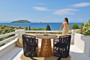 Superior luxury suite with sea view | Terrace/patio - Natura Luxury Villas (Skopelos)