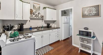 Central Cozy 1-bedroom 15 mins to Palo Duro Canyon & across from West Texas A&M