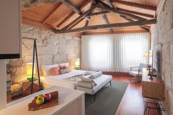 Comfort Studio | Iron/ironing board, free WiFi - Bandeiras (Porto)