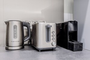 Kaffee und/oder Kaffeemaschine