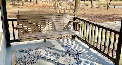 Hoover~Tuscaloosa~UAB~Right off 459~CharMing~SaFe~FaMily-Pet Friendly HoMe!
