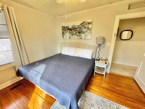 3 chambres, coffres-forts dans les chambres, bureau