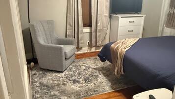 3 bedrooms, in-room safe, desk, iron/ironing board