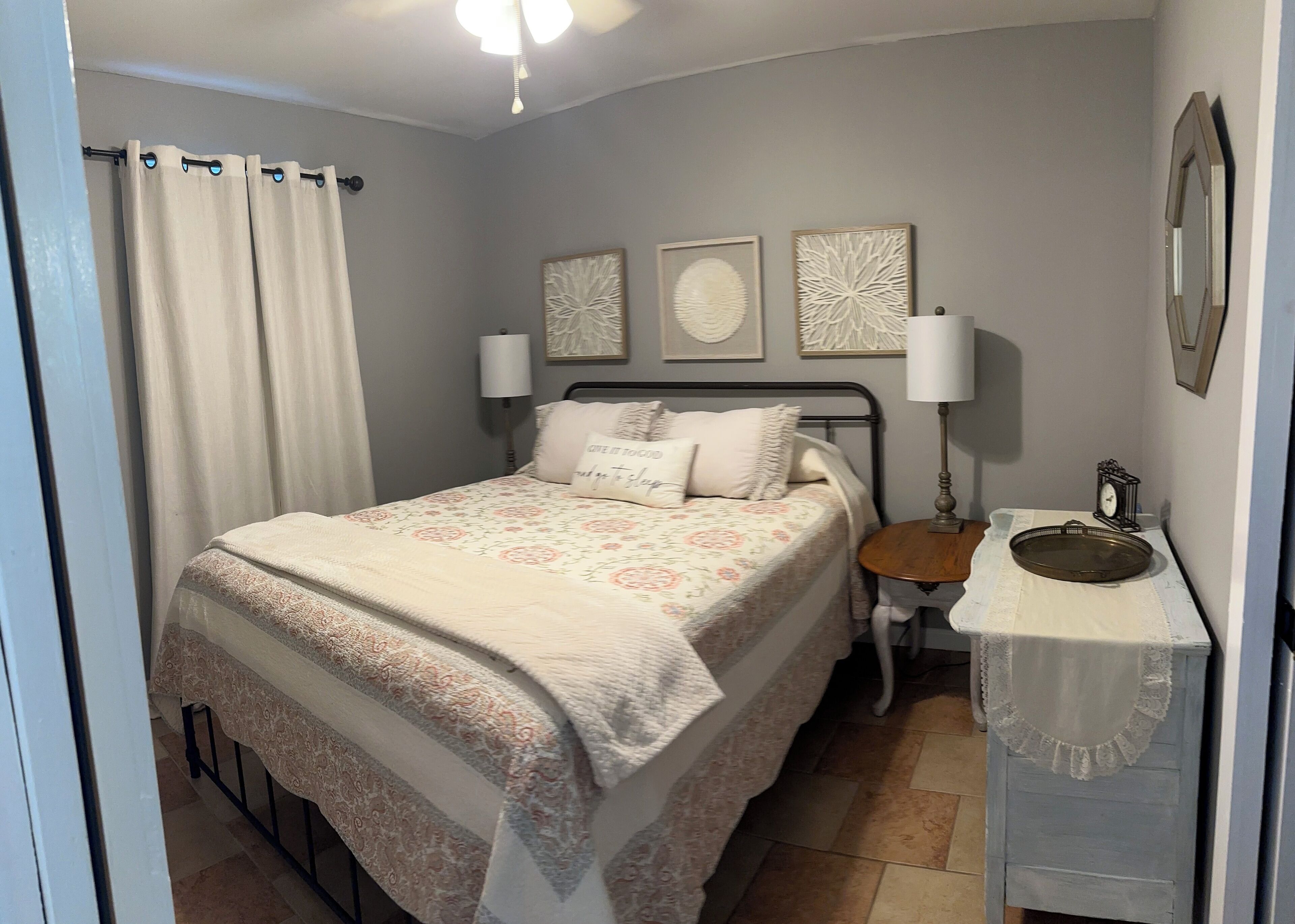 1 間睡房、熨斗/熨衫板、Wi-Fi、床單