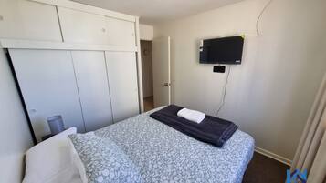 3 bedrooms, desk, free WiFi, bed sheets