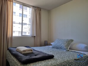 3 多间卧室、办公桌、免费 WiFi、床单