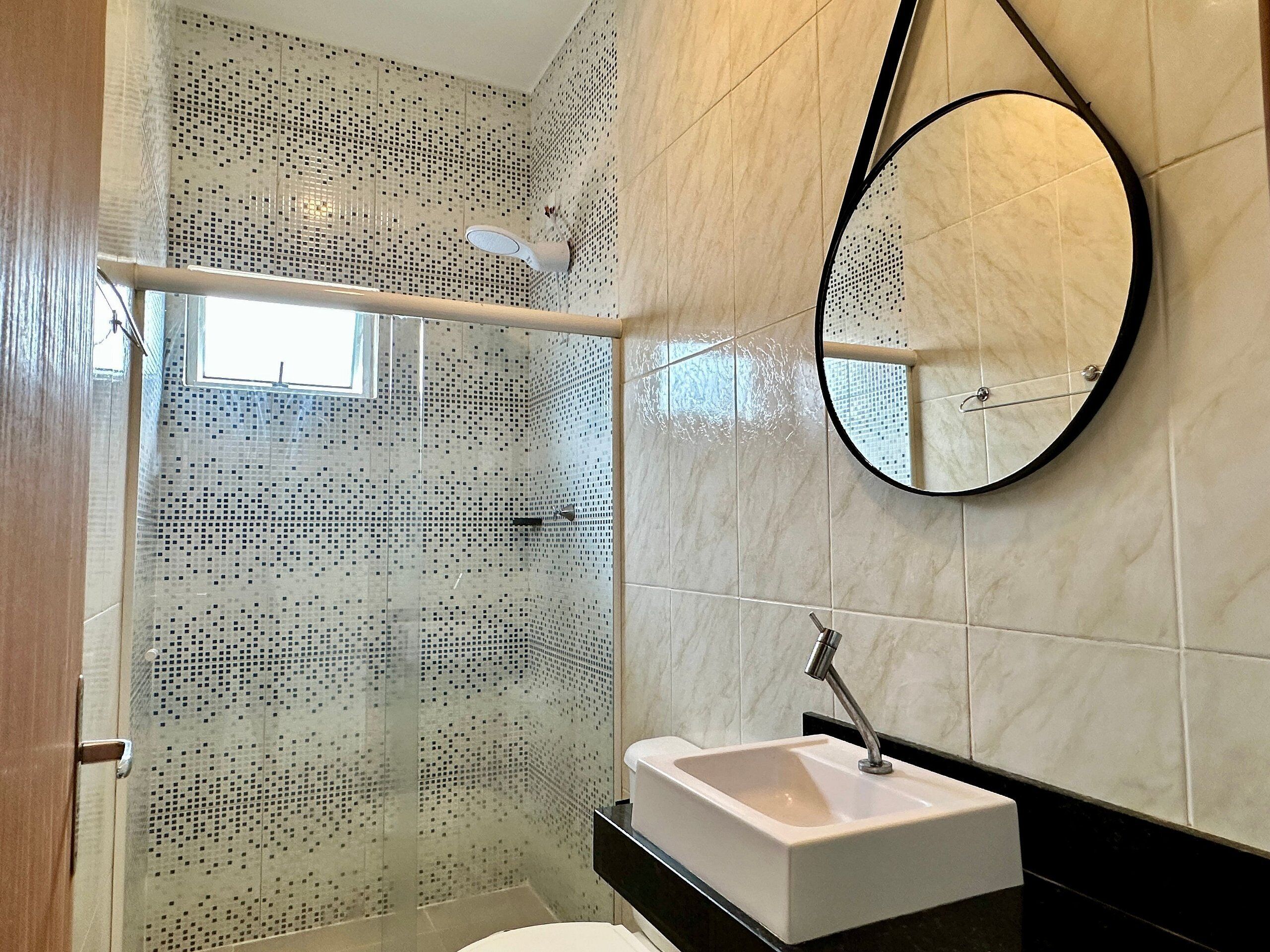 Apartamento | Banheiro | Chuveiro, secador de cabelo, bidê, sabonete