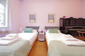 2 habitaciones, tabla de planchar con plancha y wifi gratis