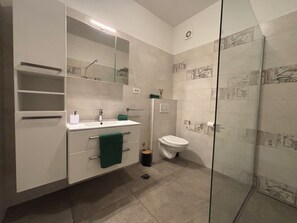 Apartment, City View | Bathroom | Shower, hair dryer, towels - Appartamento Soul & Travel Ac And Wifi  (Opatija)