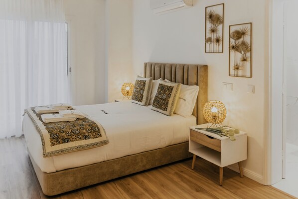 Superior Duplex, Balcony, City View | Blackout drapes, iron/ironing board, free WiFi