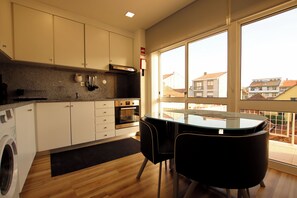 Standard Duplex, Balcony | Private kitchenette | Espresso maker, coffee/tea maker, electric kettle - Bruval Premium Apartments - Gaia (Vila Nova de Gaia)