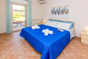 3 bedrooms, WiFi, bed sheets