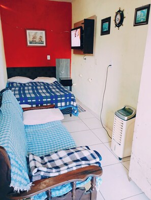 1 slaapkamer, een strijkplank/strijkijzer, gratis wifi, beddengoed