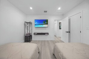 5 bedrooms, iron/ironing board, WiFi