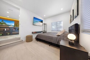 5 bedrooms, iron/ironing board, WiFi