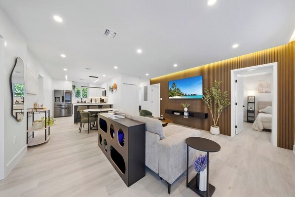 TV - New Design Dist Gem:Pool,HotTub,Minigolf,Nespresso (Miami)