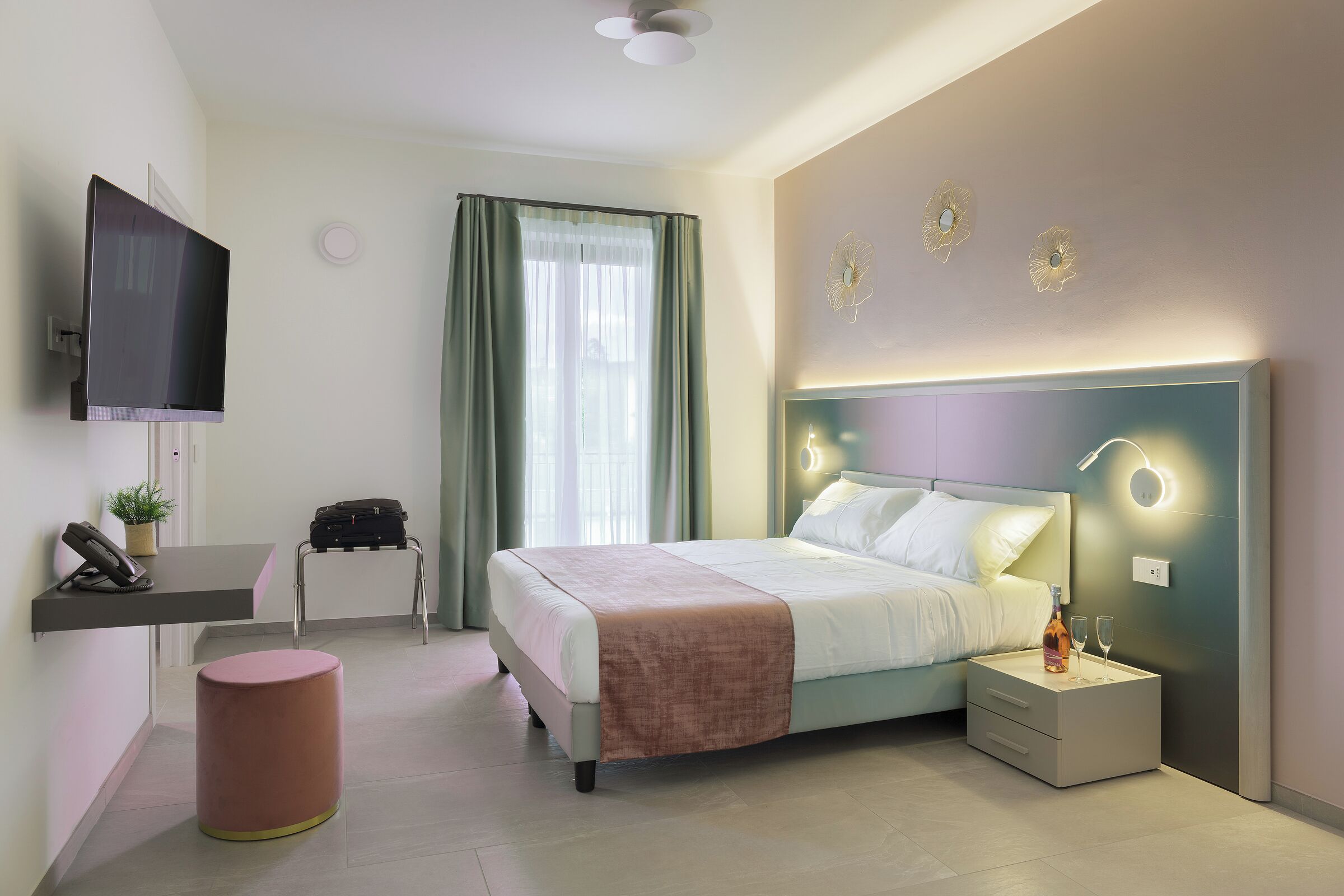 Deluxe Room | Free WiFi, bed sheets