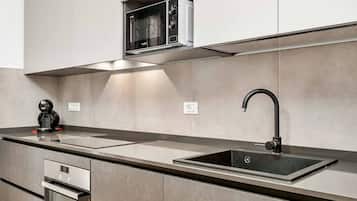 Mikroaaltouuni, uuni, liesi, astianpesukone