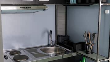 Wasserkocher mit Kaffee-/Teezubehör, Kochgeschirr/Geschirr/Besteck