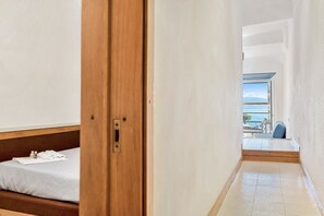 1 bedroom, bed sheets - Neverland, Terre Marine (Portovenere)