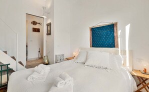 1 bedroom, bed sheets