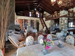 6 bedrooms - Saronic Citadel Seaside Villa (Salamis)