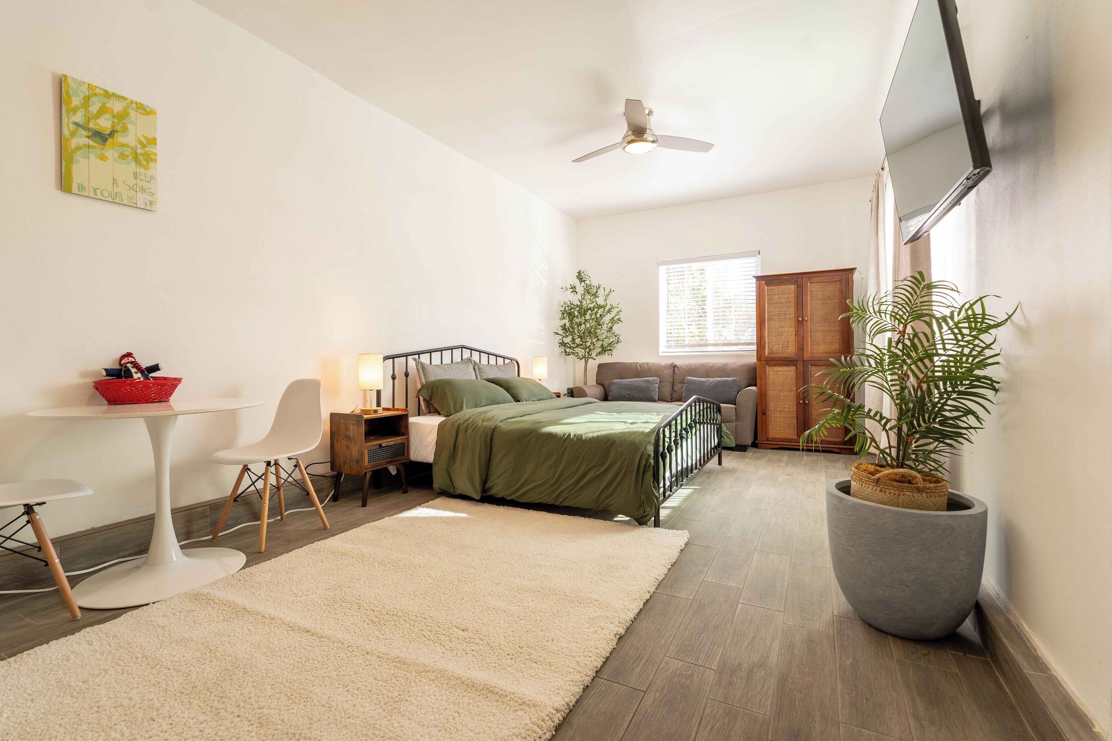 1 bedroom, WiFi, bed sheets