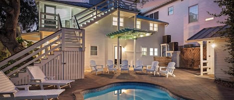 Outdoor pool, sun loungers