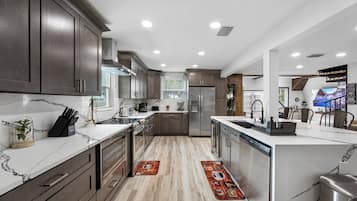 MikrovÄgsugn, ugn, spishÀll och diskmaskin